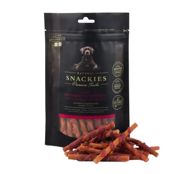 Sort pose fra Snackies med røget lakse sticks til hunde