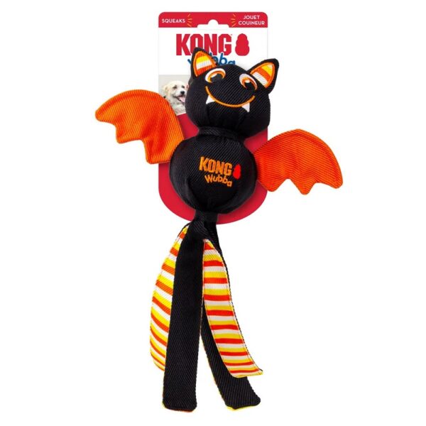 Kong Halloween Wubba Ballistic Flagermus i størrelse 40x8,5x8,5cm. En sort flagermus med orange vinger og sødt katteansigt.