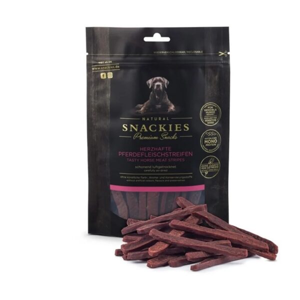Snackies Heste Stick, stænger til hunden lavet af hest i en flot sort pose.